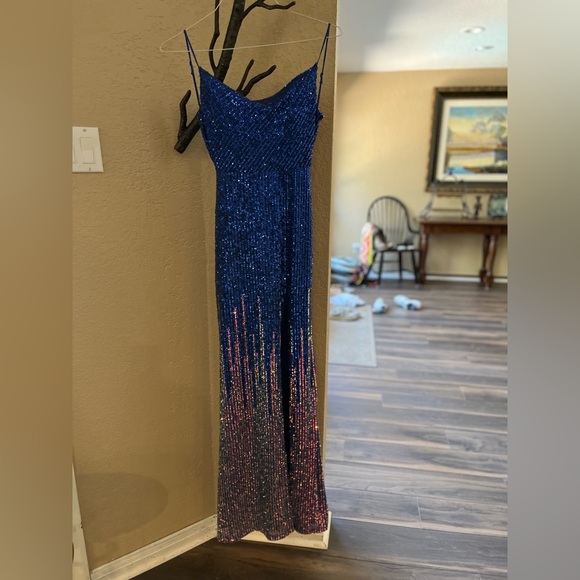 CITY VIBES PROM DRESS - Picture 2 of 12